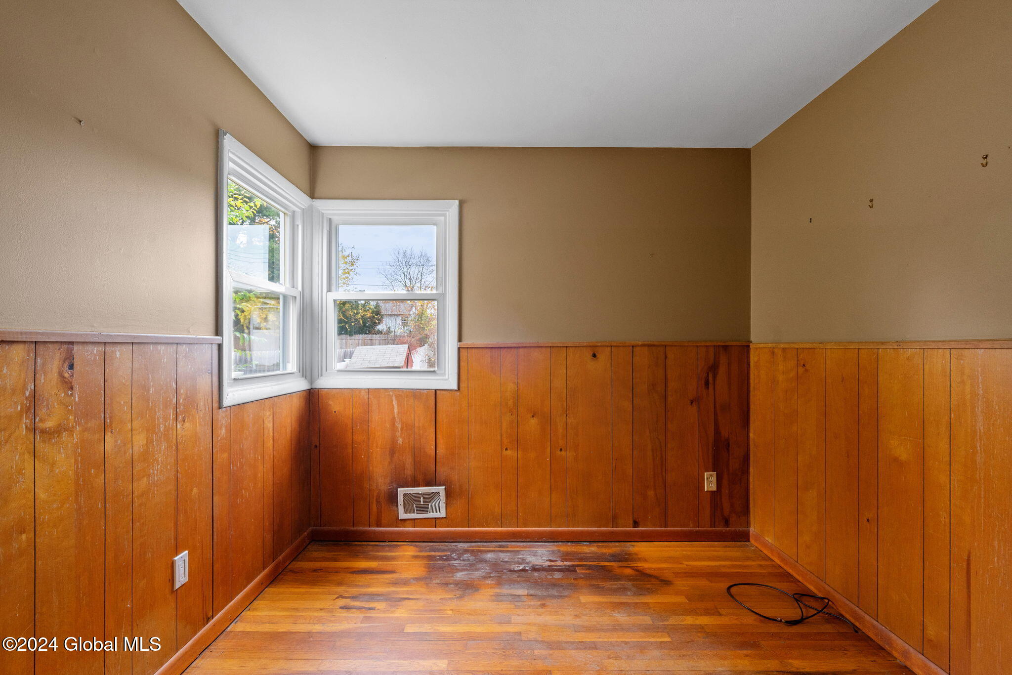 41 Perry Avenue