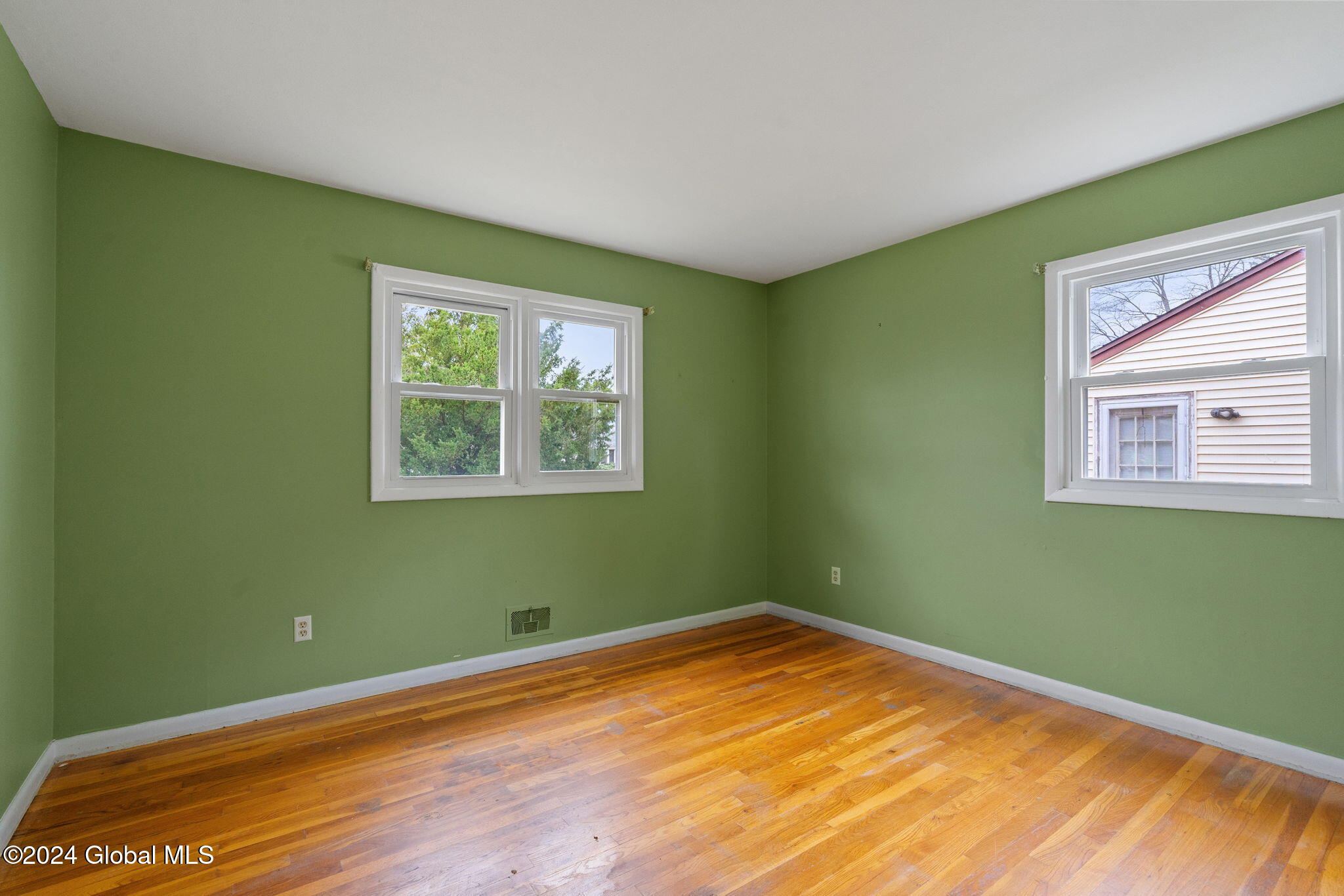 41 Perry Avenue