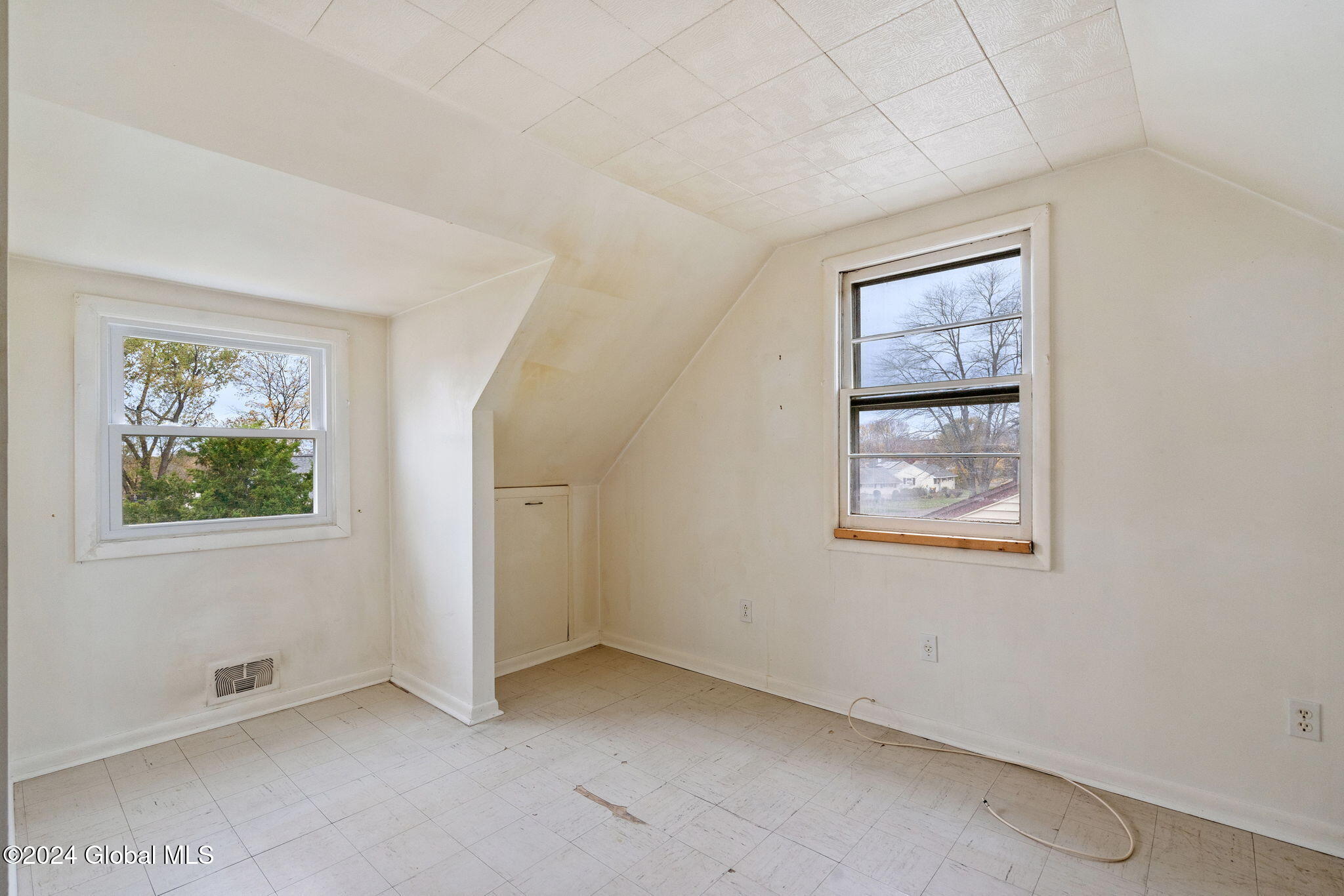 41 Perry Avenue