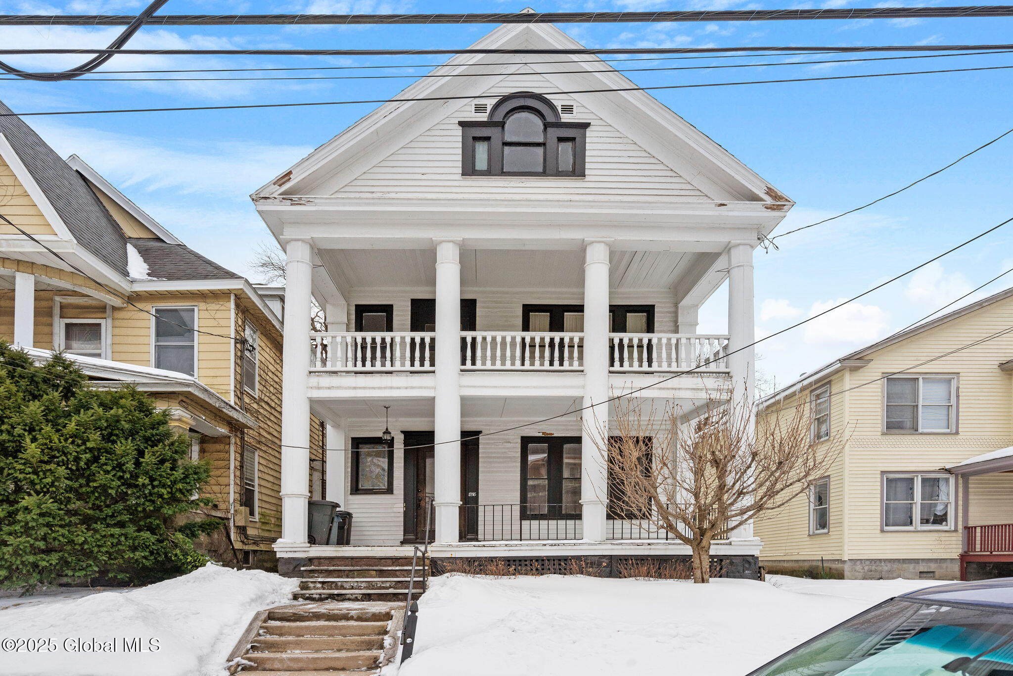 858 Union Street