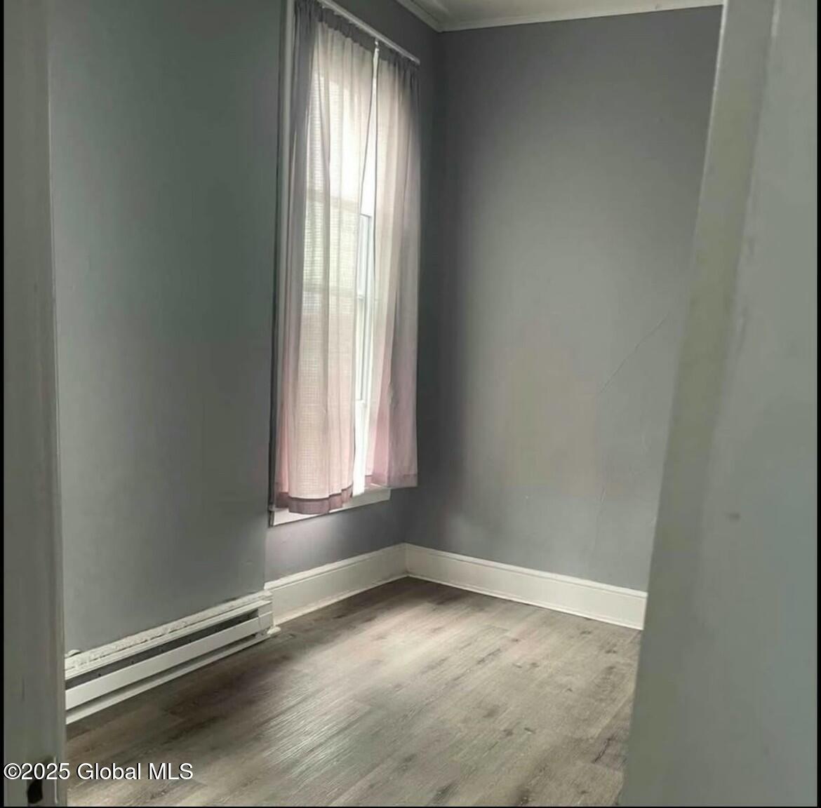 1023 Barrett Street, 2F