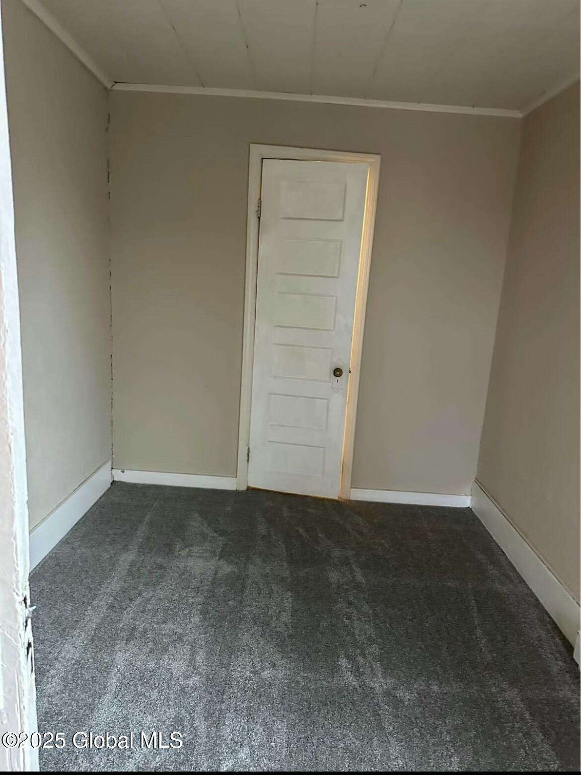 1023 Barrett Street, 2R