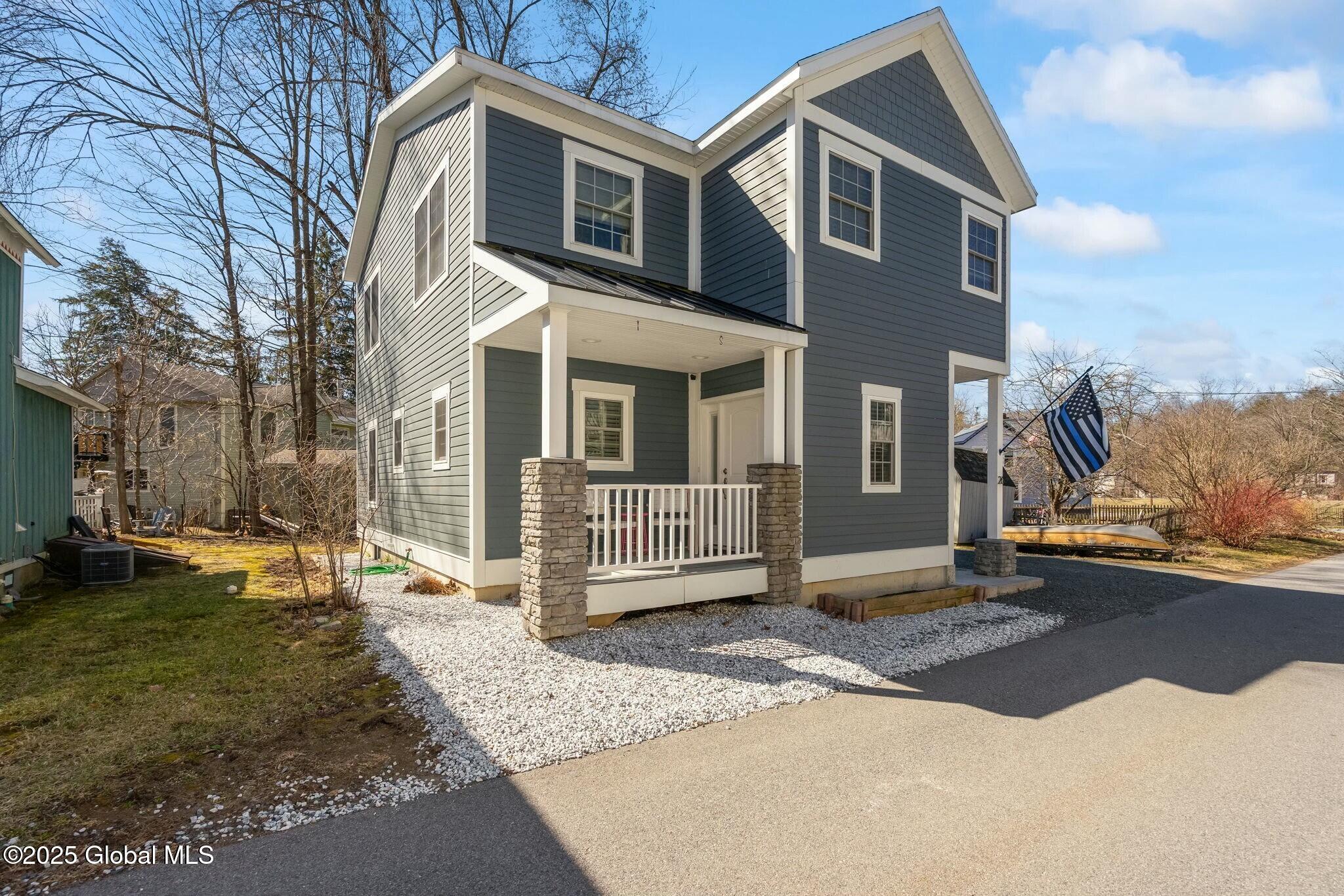 26 Albany Avenue
