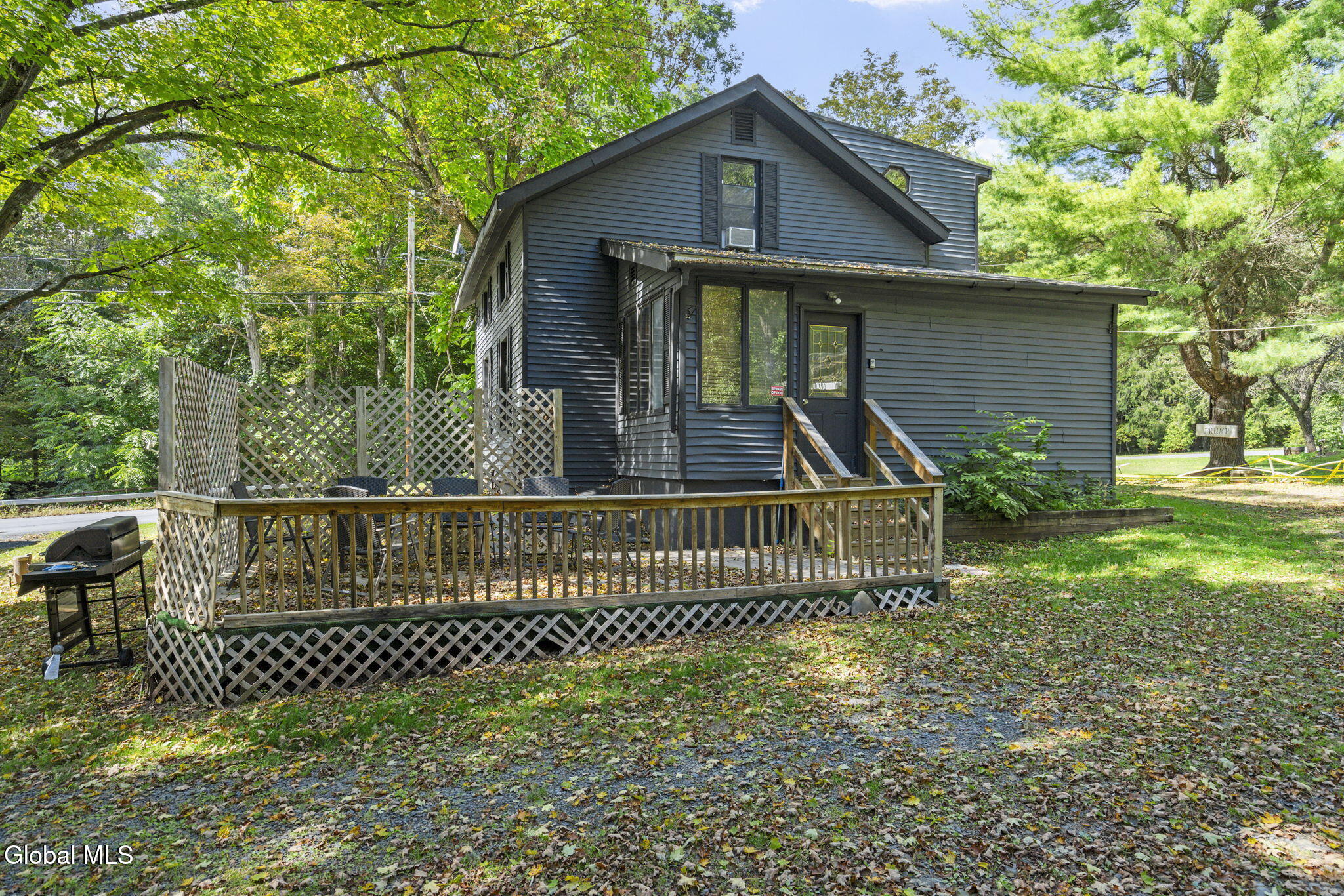 28 Sutton Hollow Road