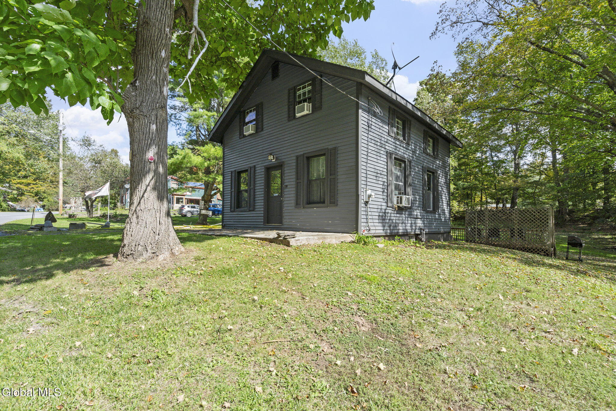 28 Sutton Hollow Road