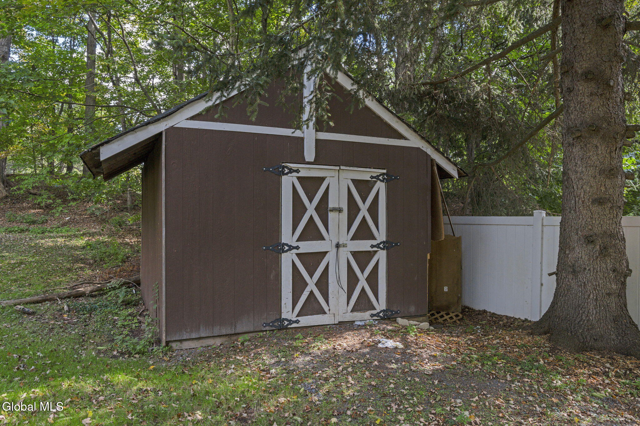 28 Sutton Hollow Road