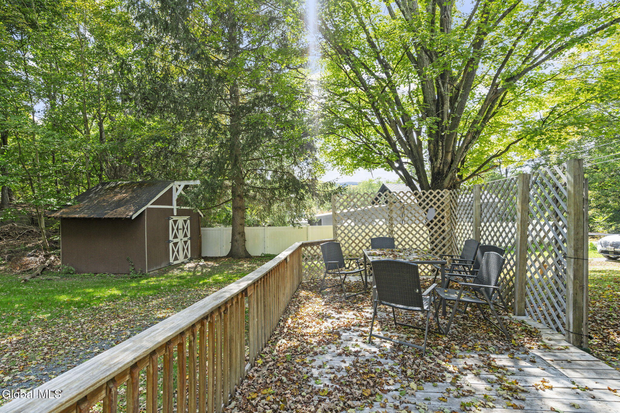 28 Sutton Hollow Road