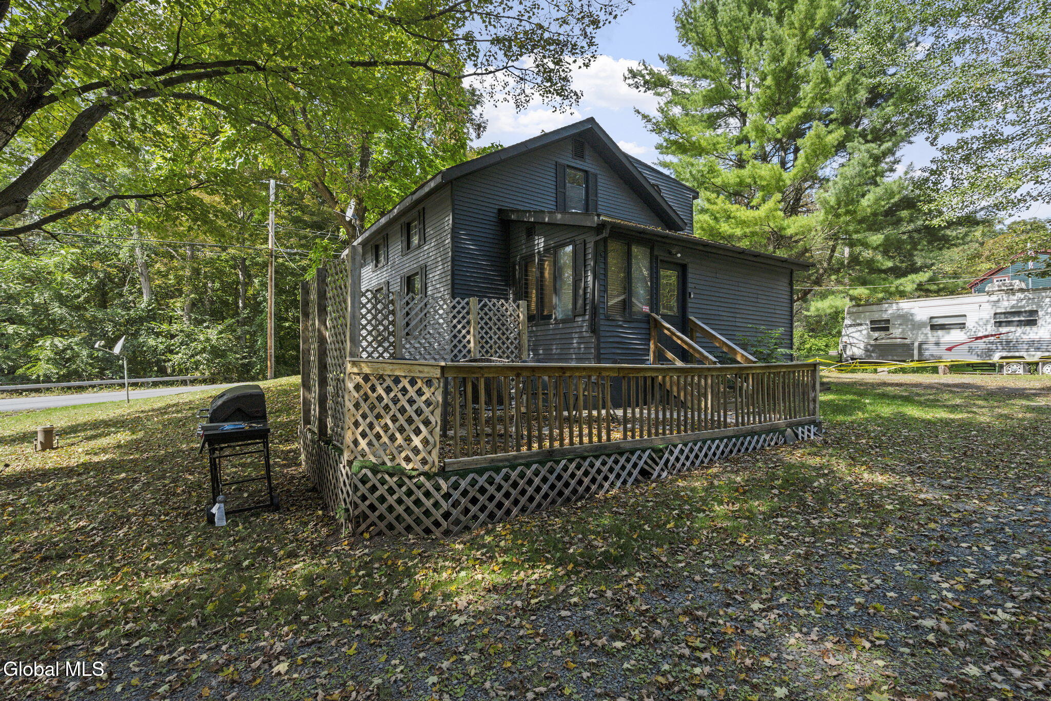 28 Sutton Hollow Road