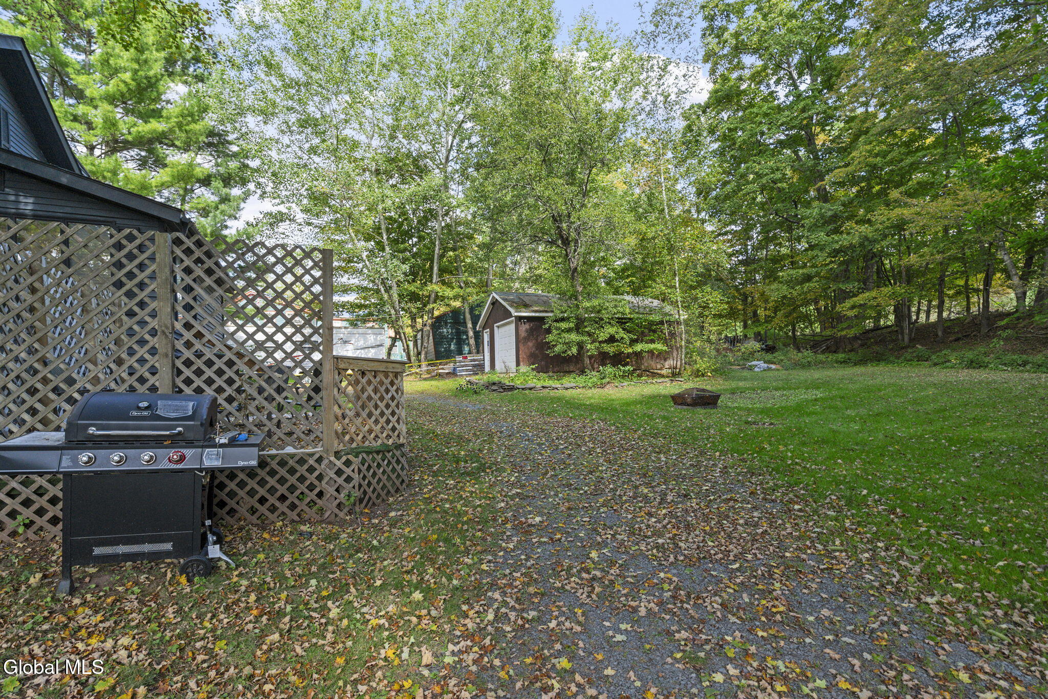 28 Sutton Hollow Road