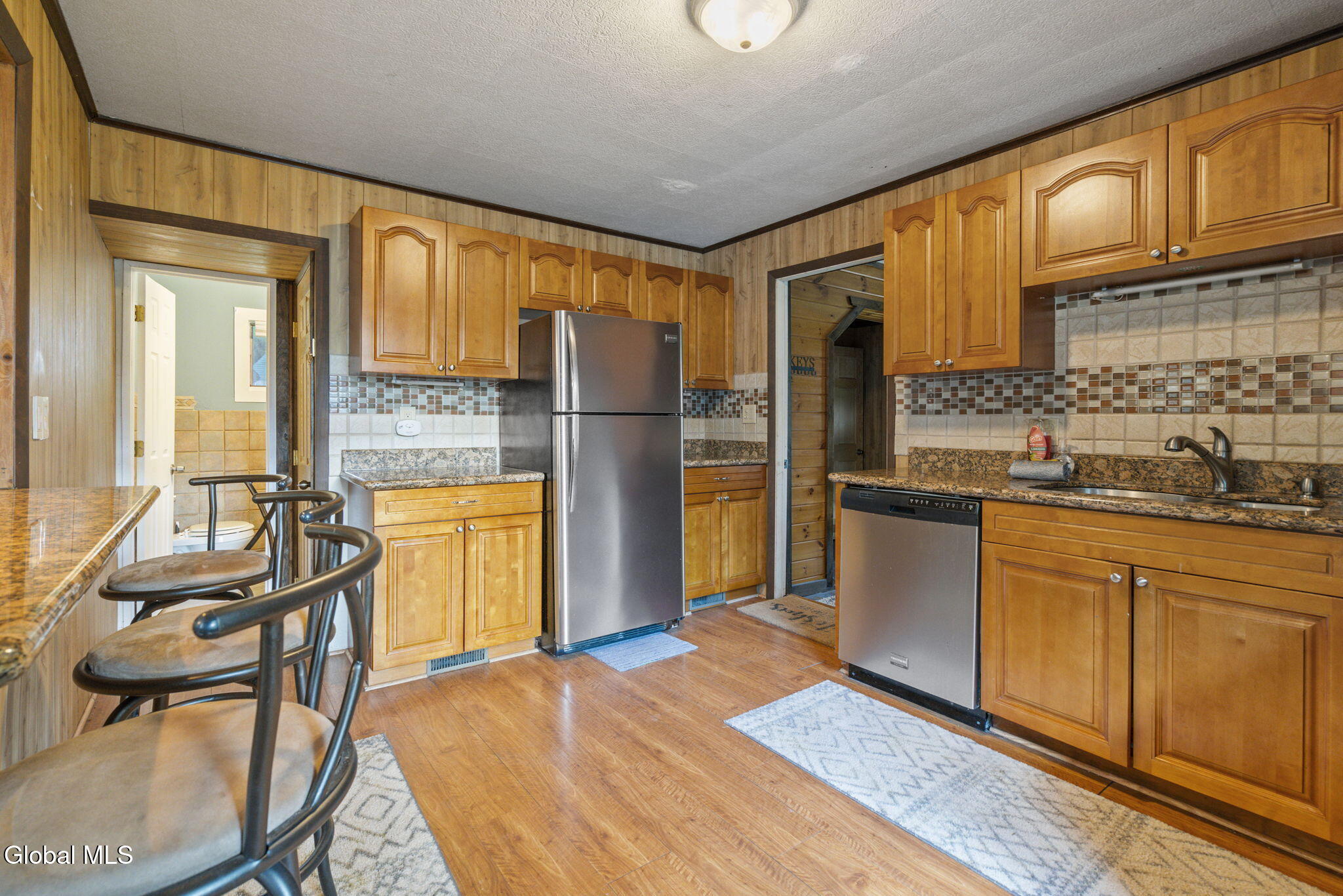 28 Sutton Hollow Road
