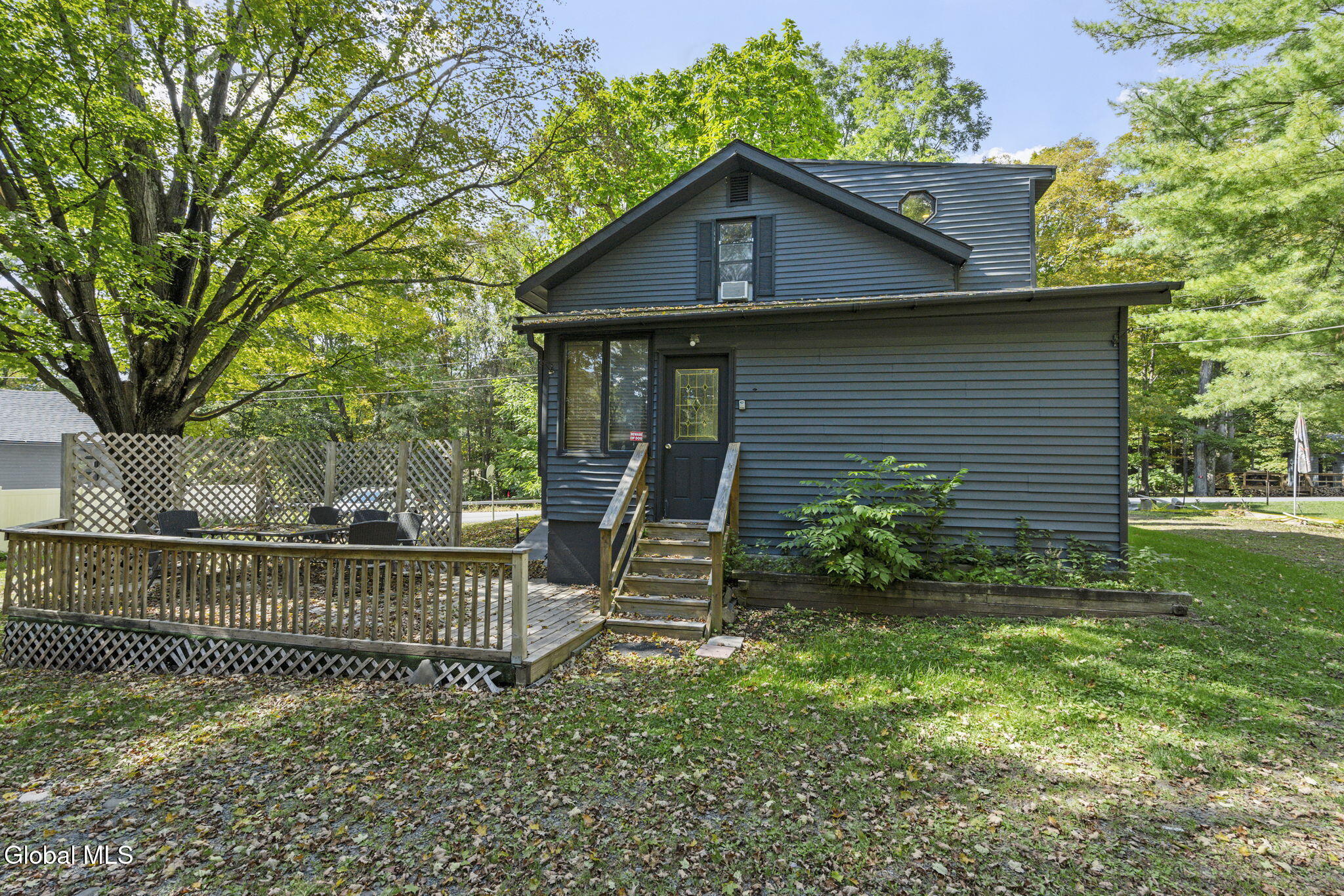 28 Sutton Hollow Road