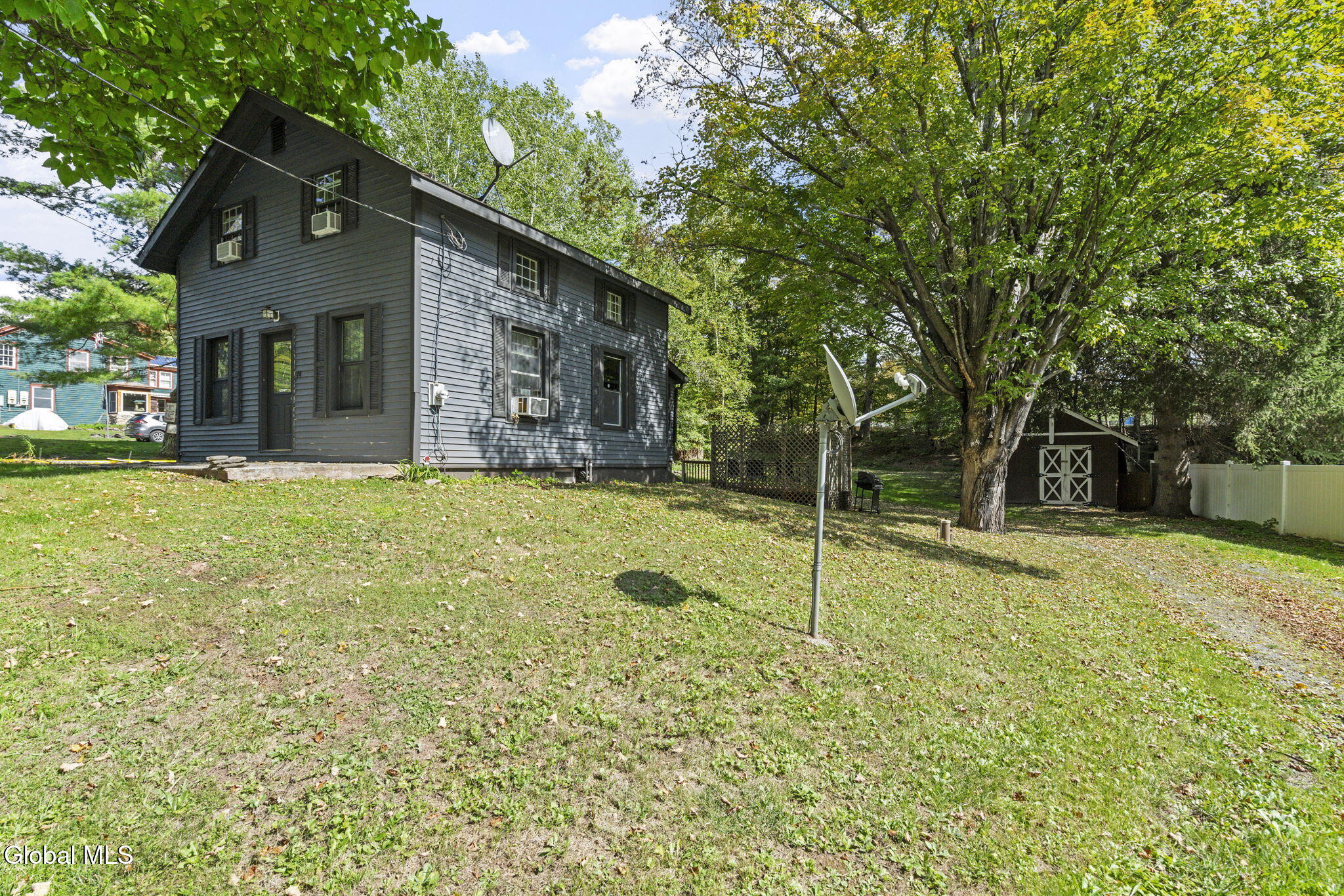 28 Sutton Hollow Road