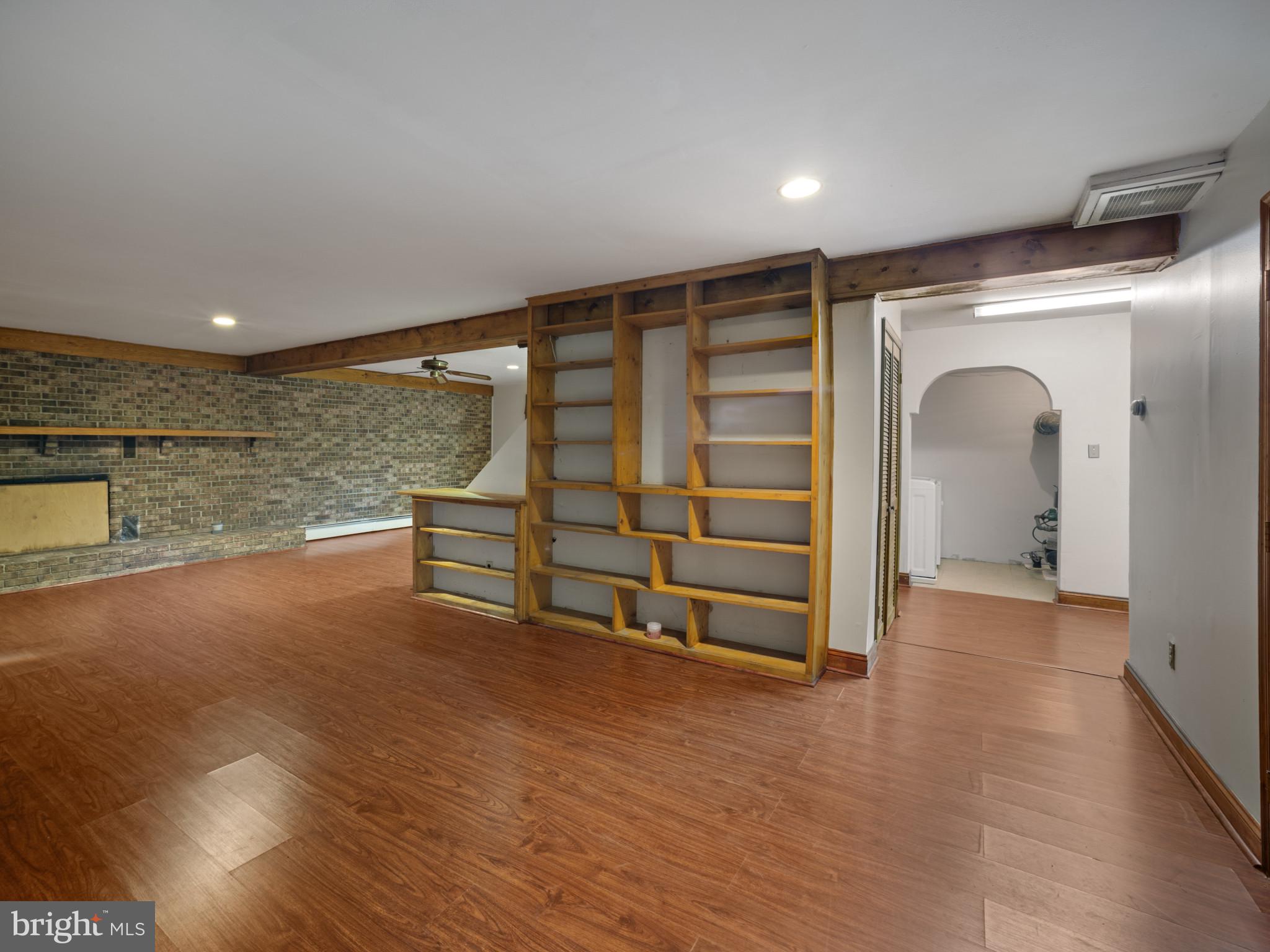 372 Sansbury Rd