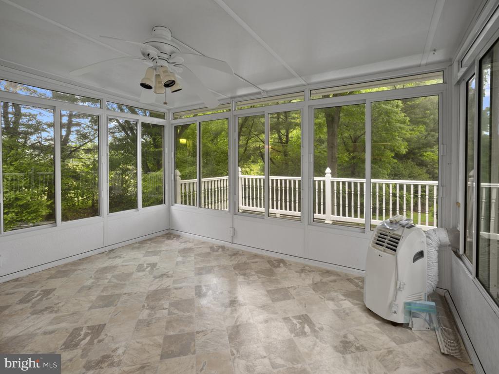 372 Sansbury Rd