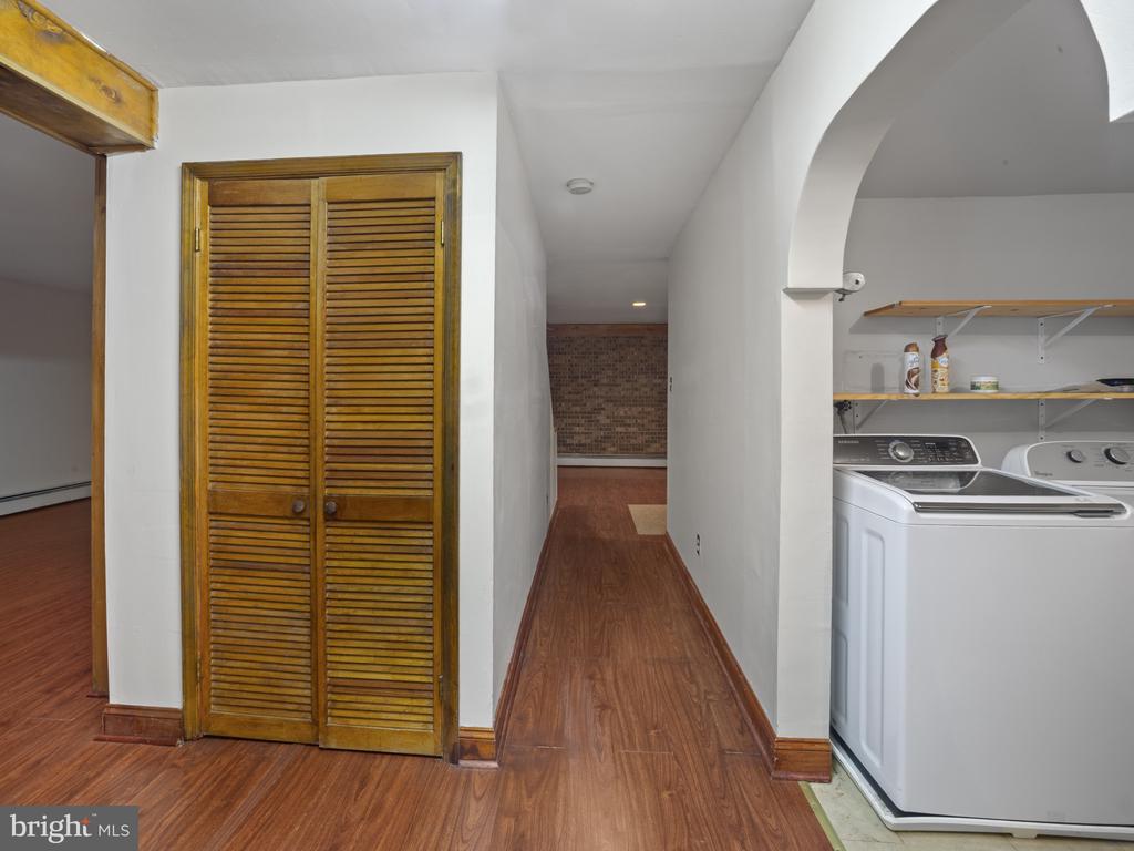 372 Sansbury Rd