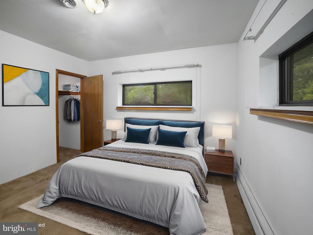 372 Sansbury Rd