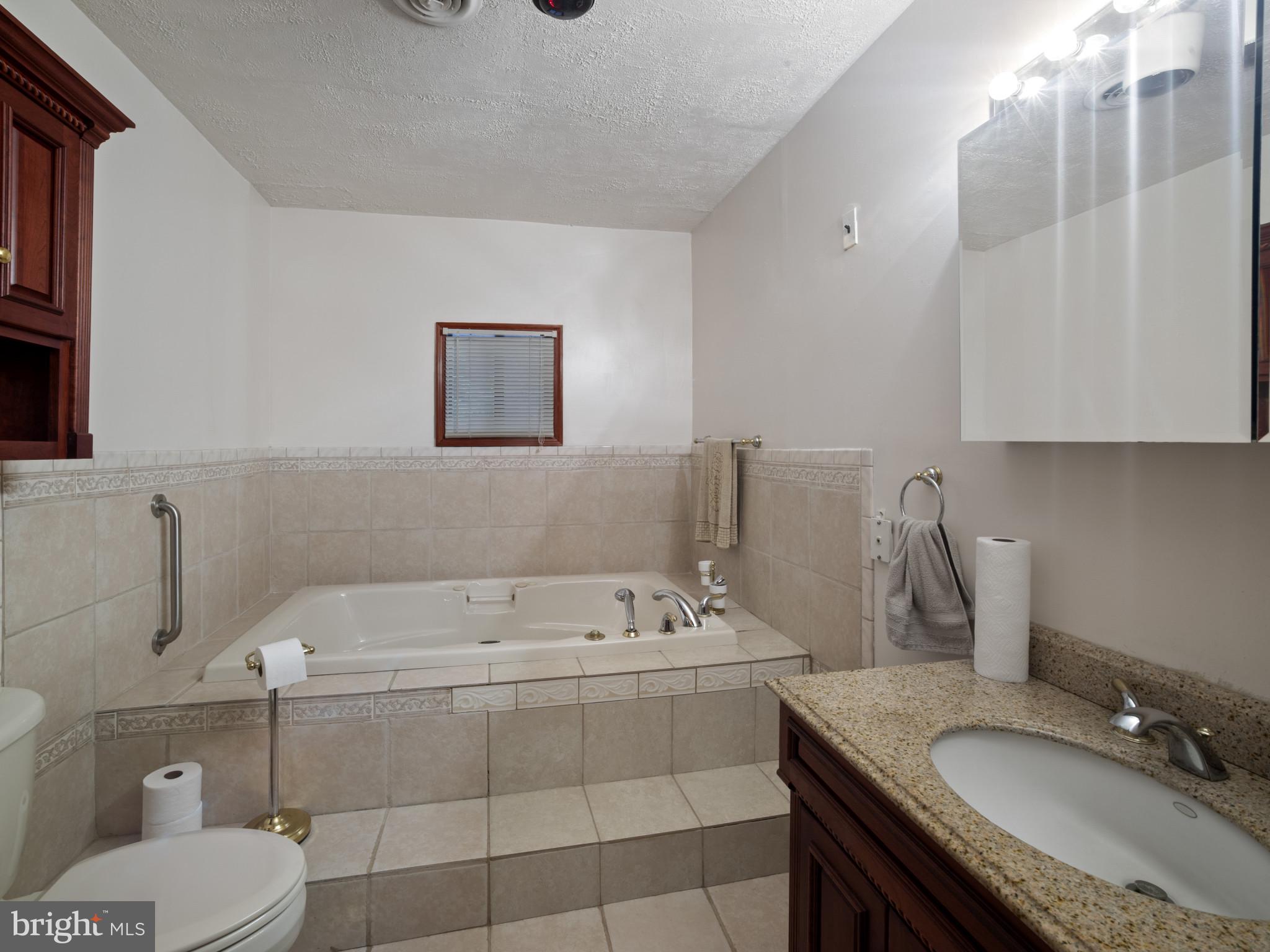 372 Sansbury Rd