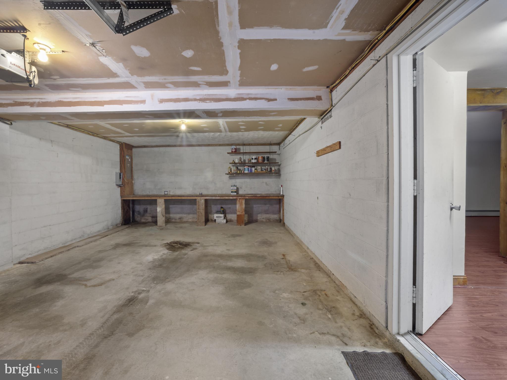 372 Sansbury Rd