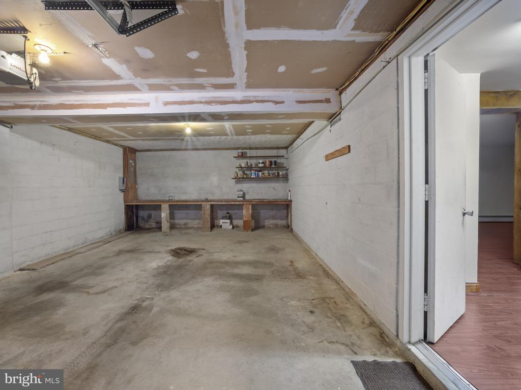 372 Sansbury Rd