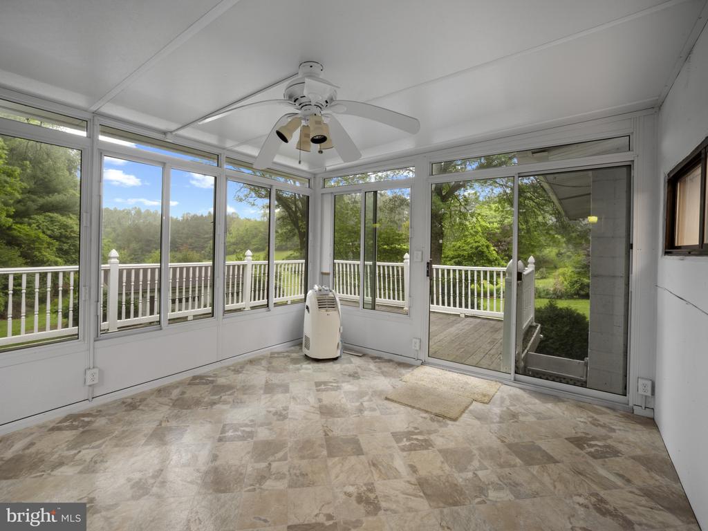 372 Sansbury Rd