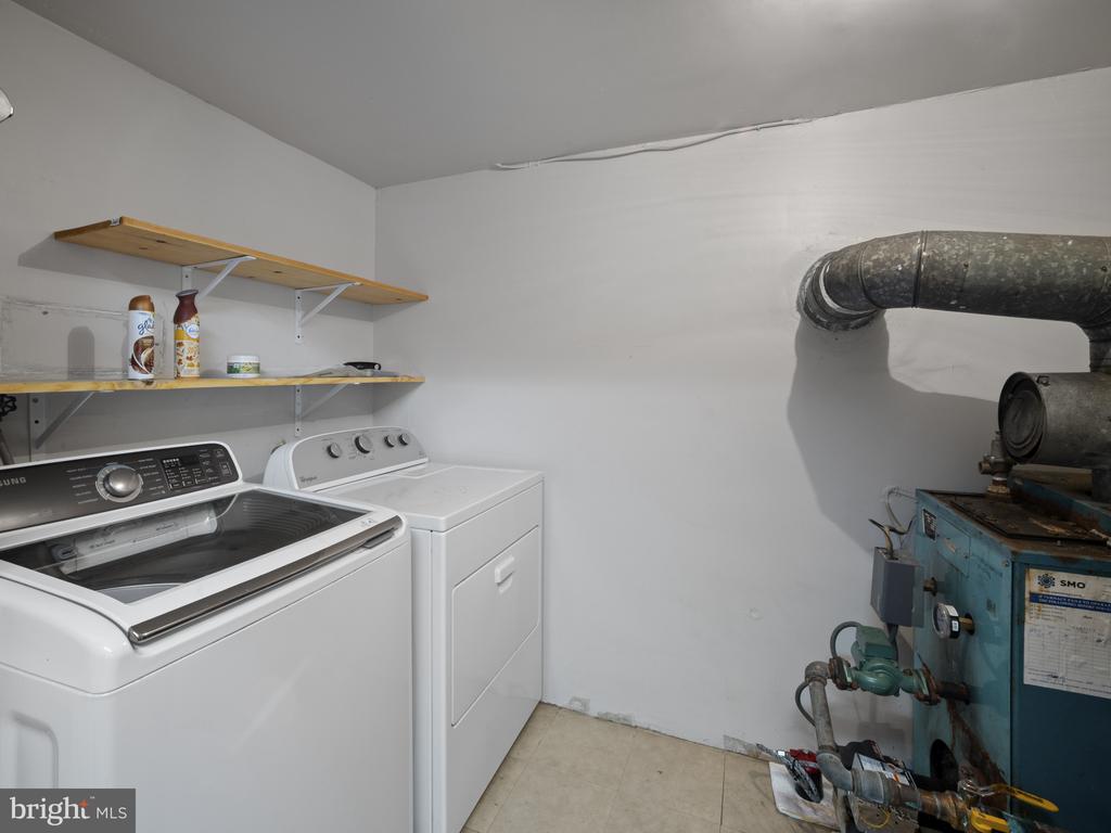 372 Sansbury Rd