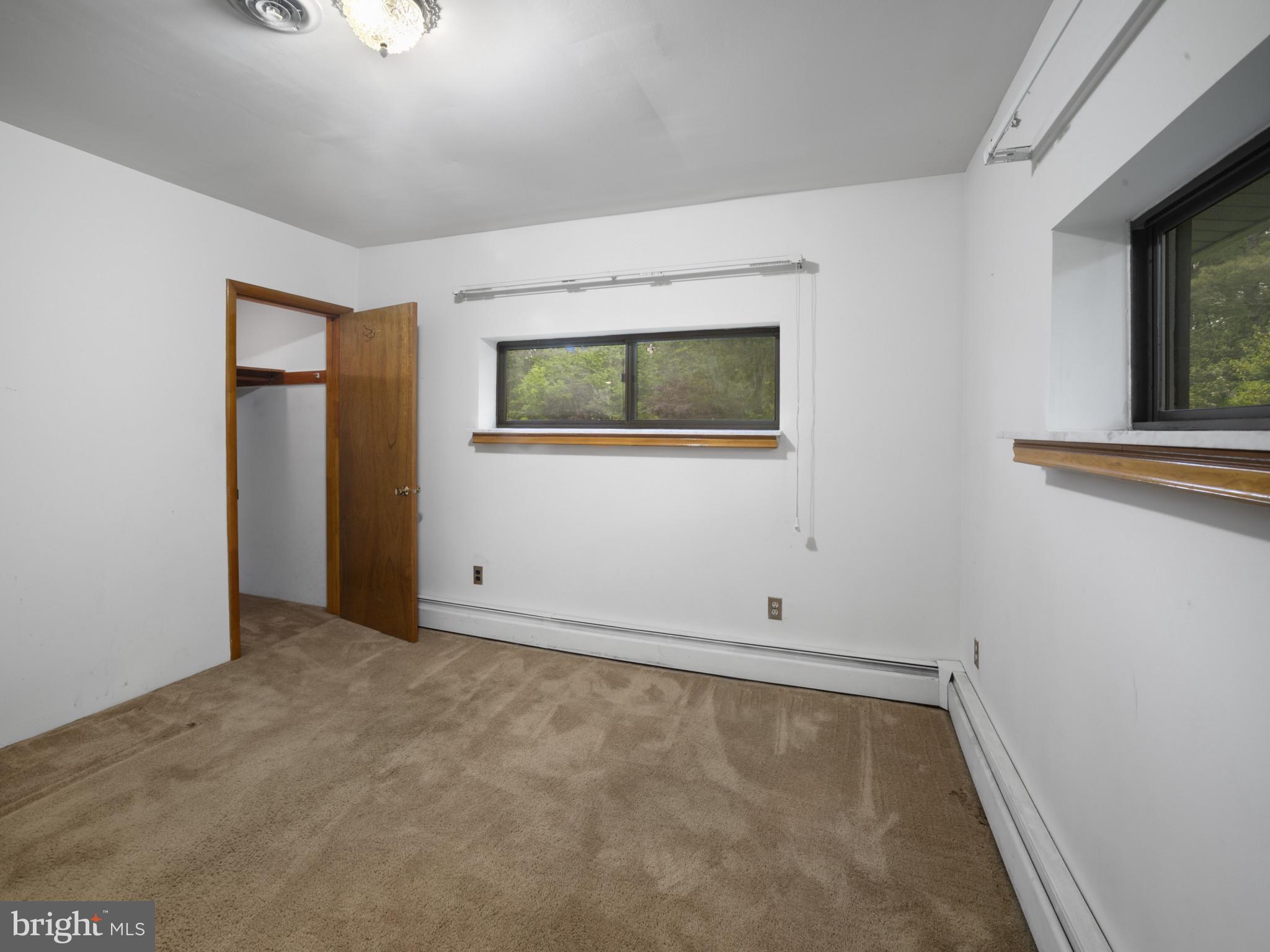 372 Sansbury Rd