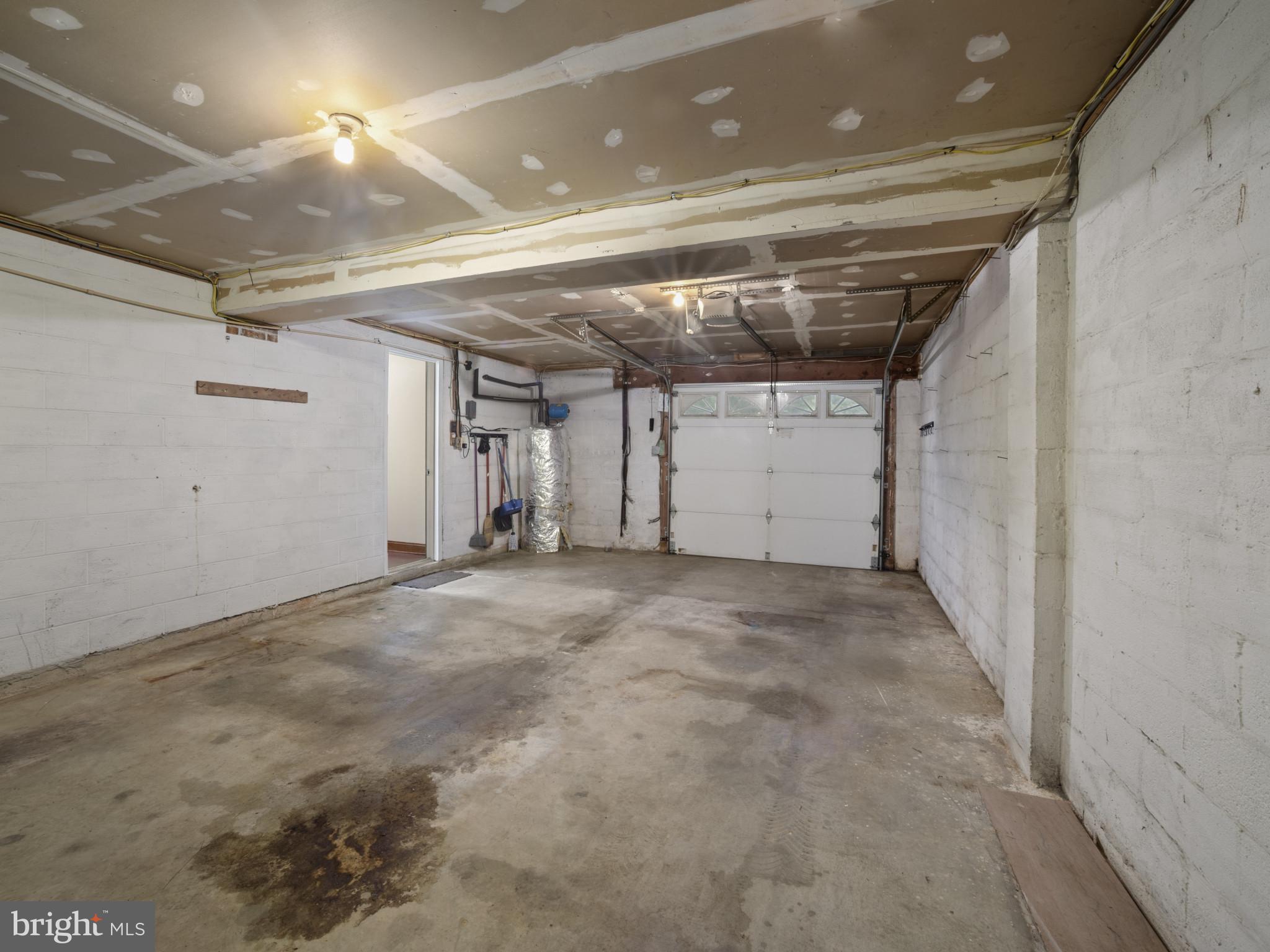 372 Sansbury Rd
