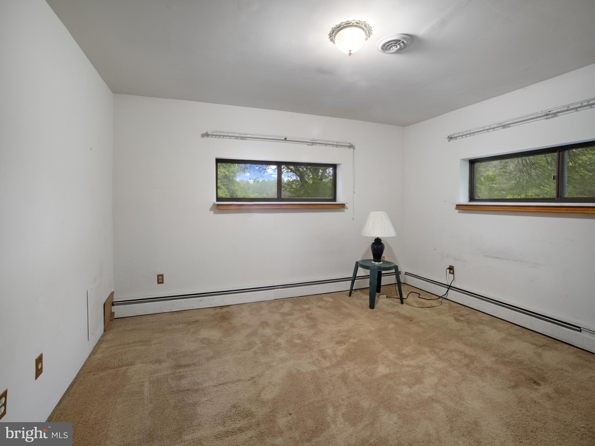 372 Sansbury Rd