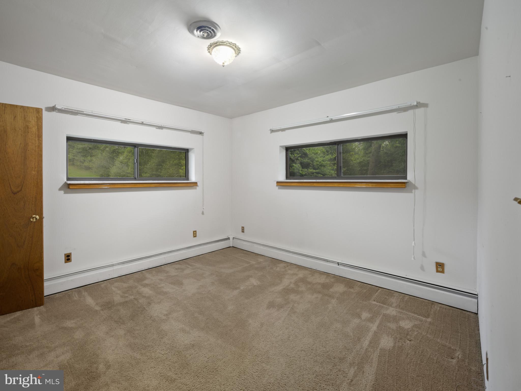 372 Sansbury Rd
