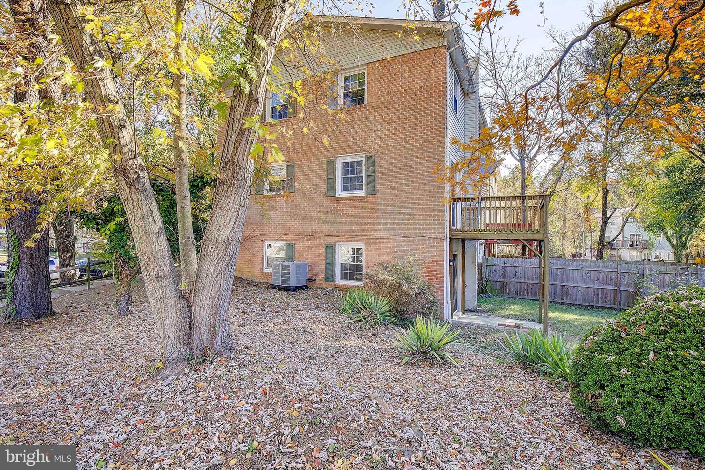 832 Calvert Towne Dr