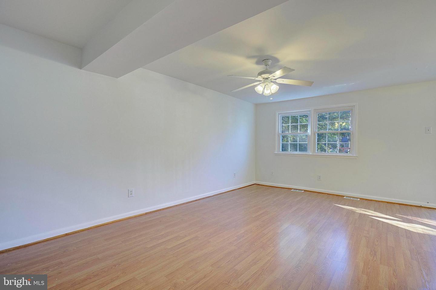 832 Calvert Towne Dr