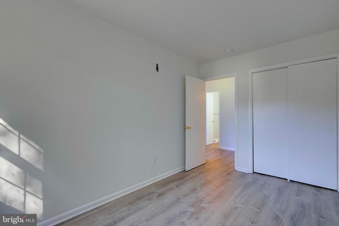 832 Calvert Towne Dr