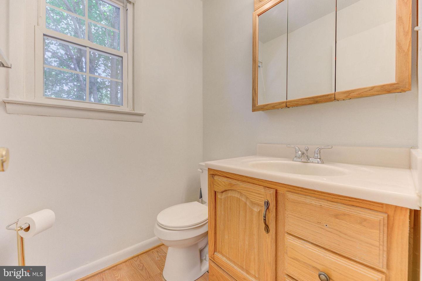 832 Calvert Towne Dr