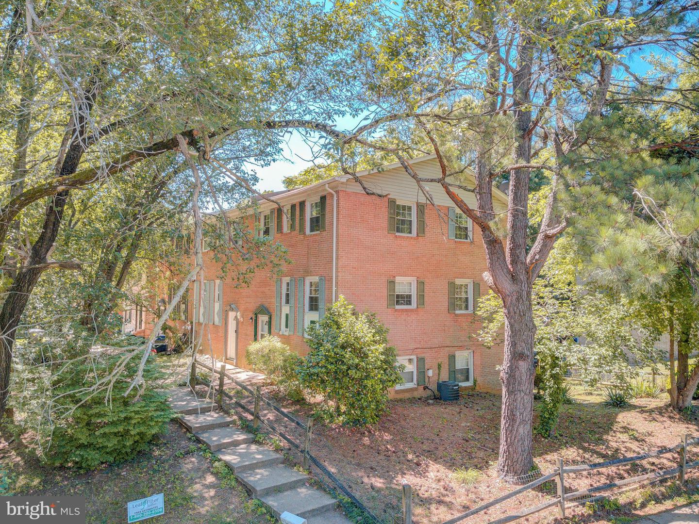 832 Calvert Towne Dr