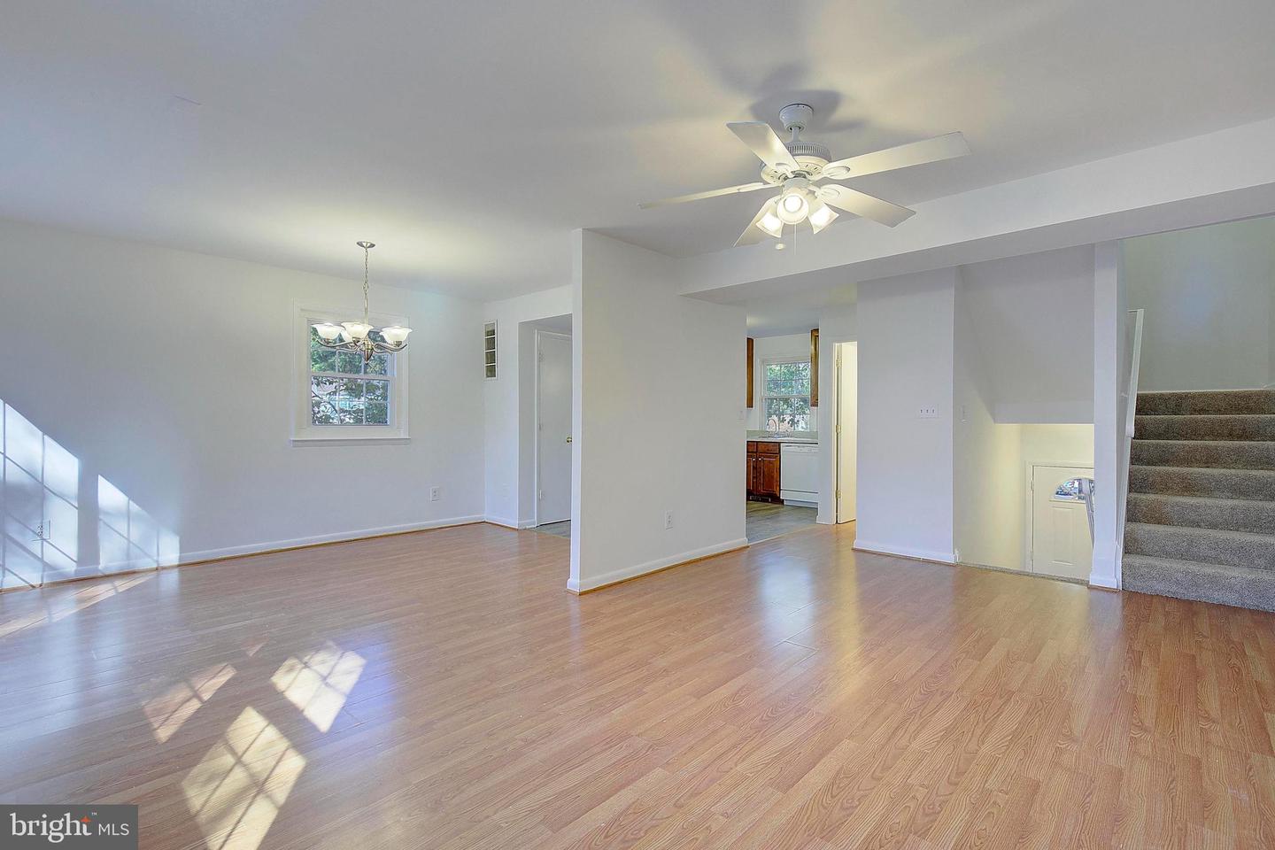 832 Calvert Towne Dr