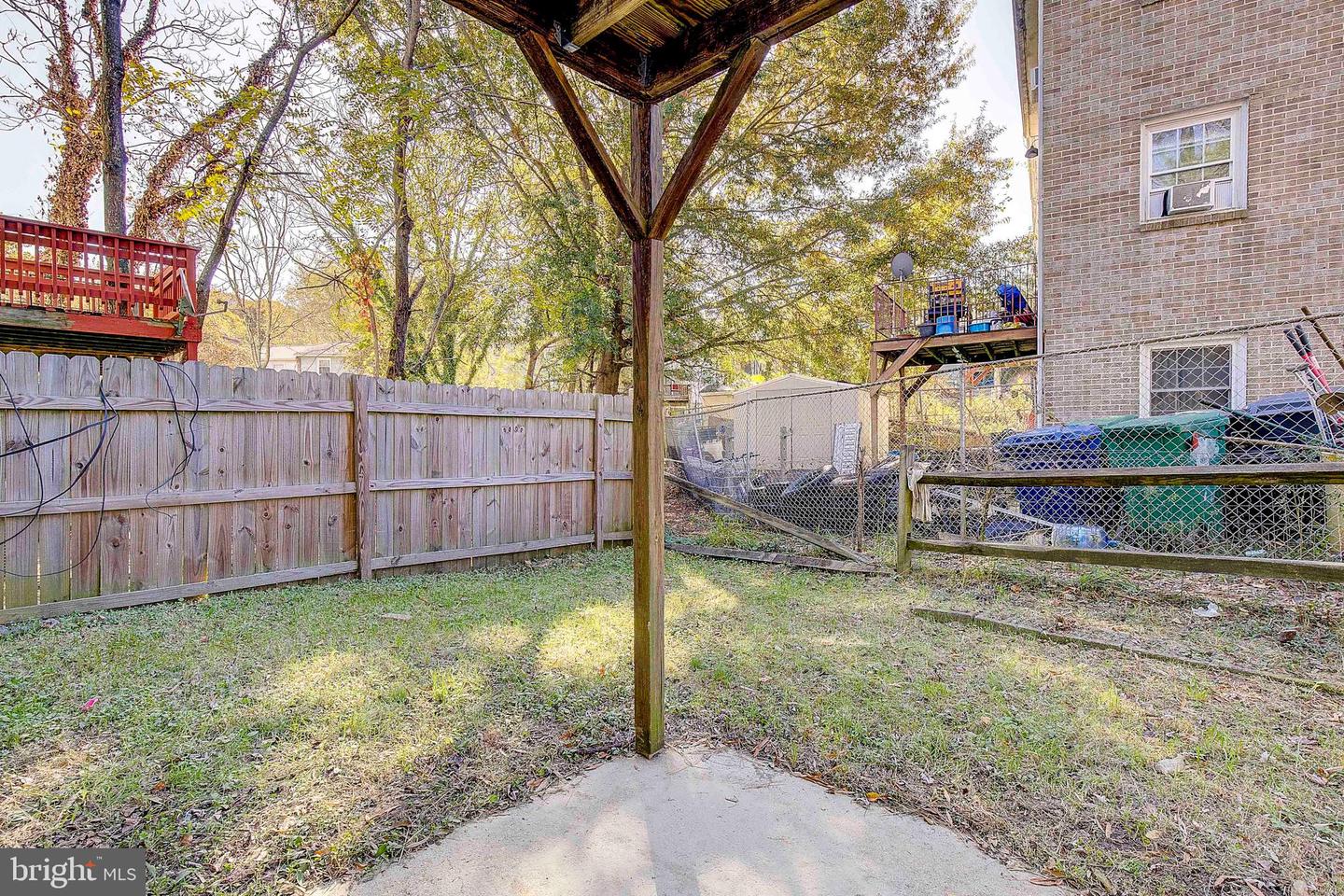832 Calvert Towne Dr