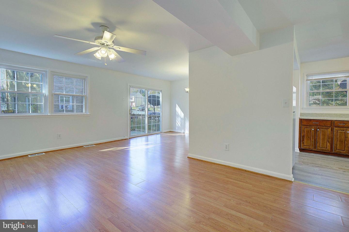 832 Calvert Towne Dr