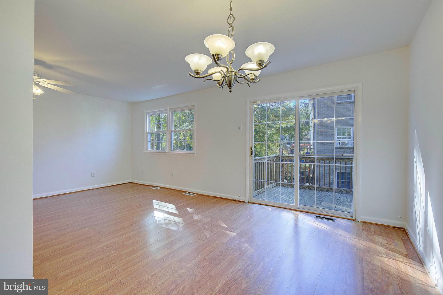 832 Calvert Towne Dr
