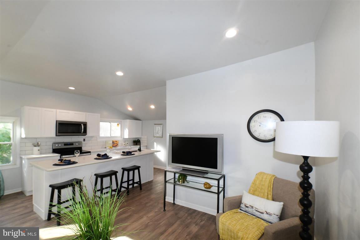 4120 Calvert Dr