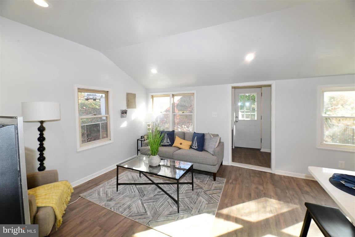 4120 Calvert Dr