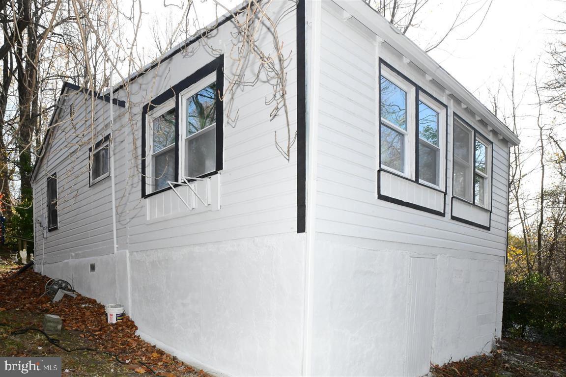 4120 Calvert Dr