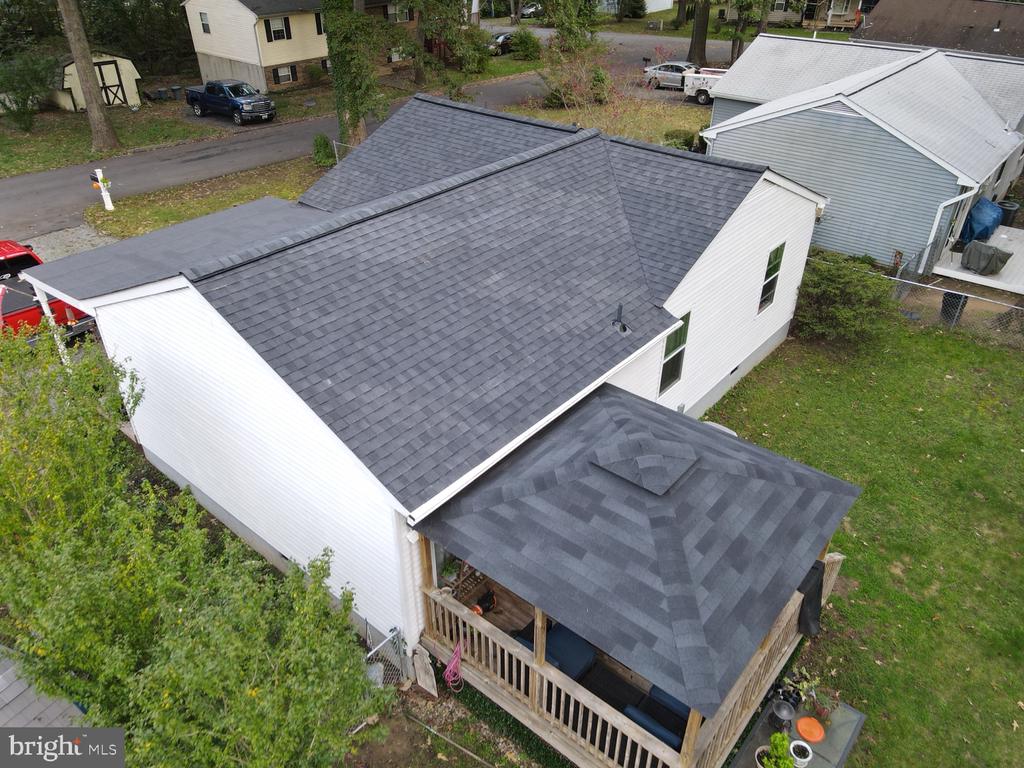 8315 CEDAR LANE
