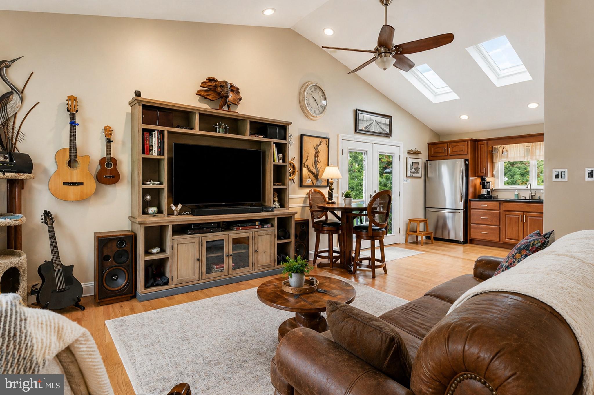 3817 BAYVIEW DRIVE