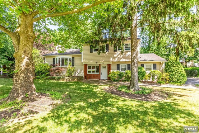 223 West Crescent Avenue