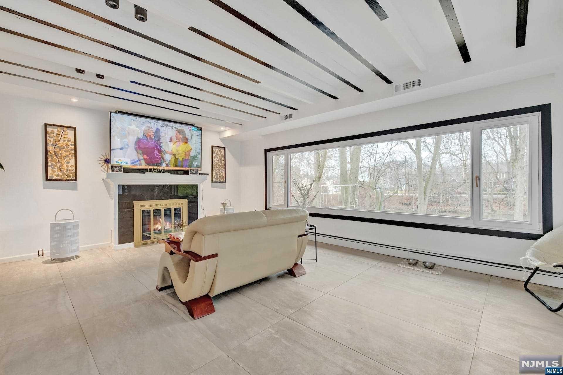 94 Roosevelt Boulevard