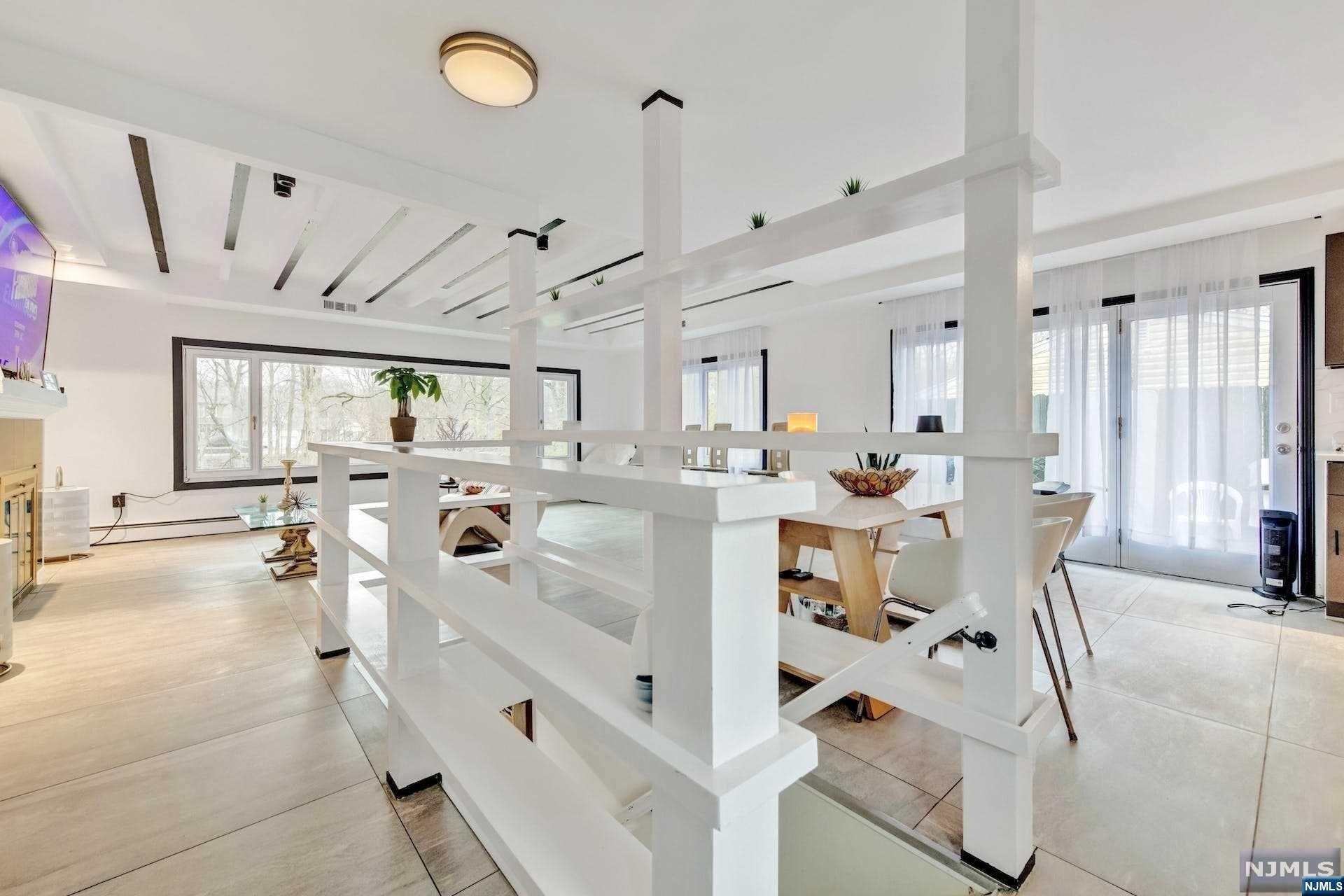 94 Roosevelt Boulevard