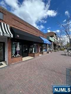 78 West Avenue