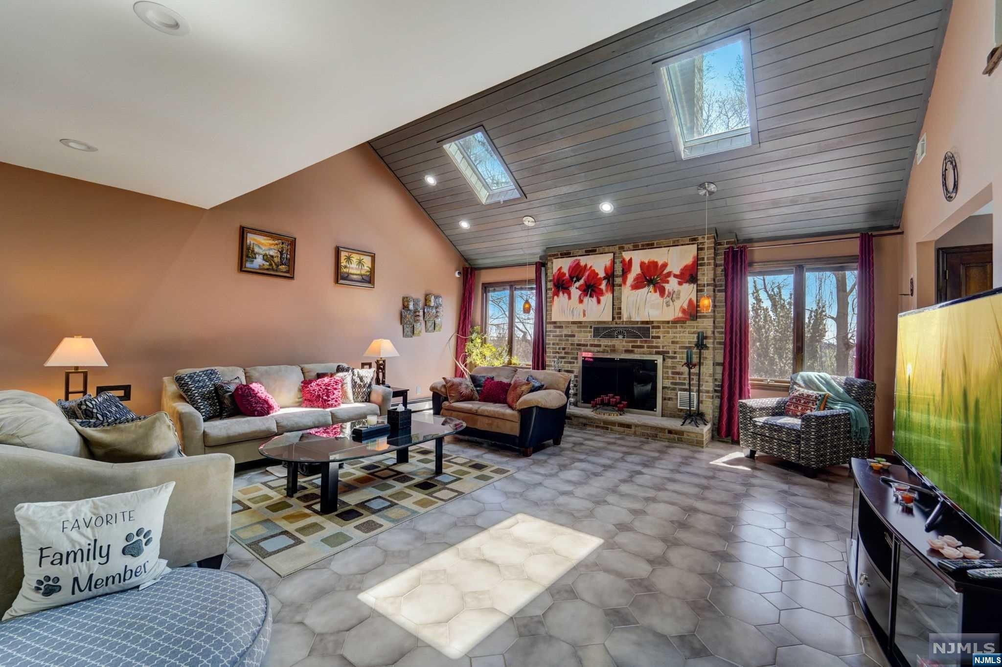 810 Shadow Ridge Road