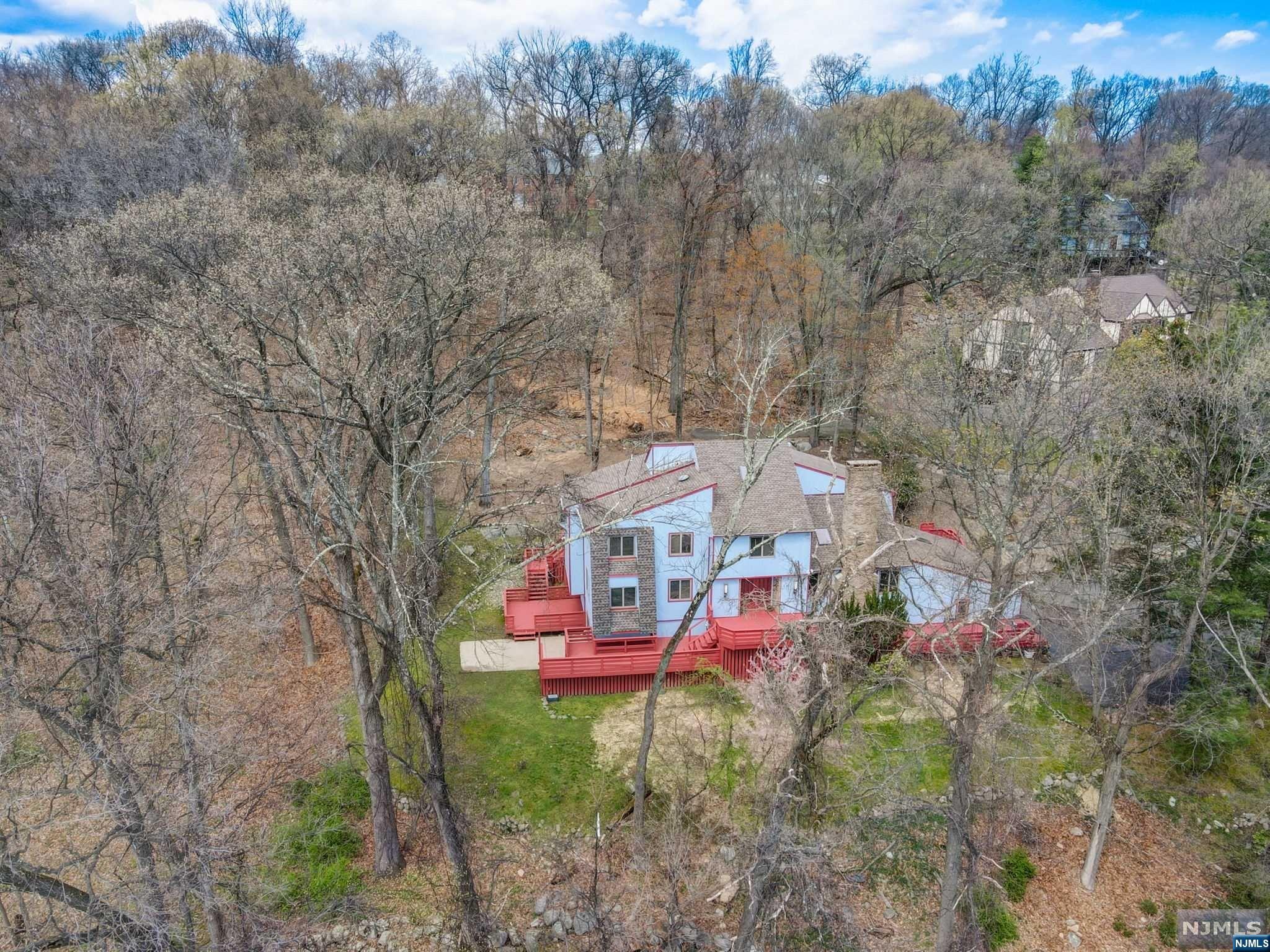 810 Shadow Ridge Road