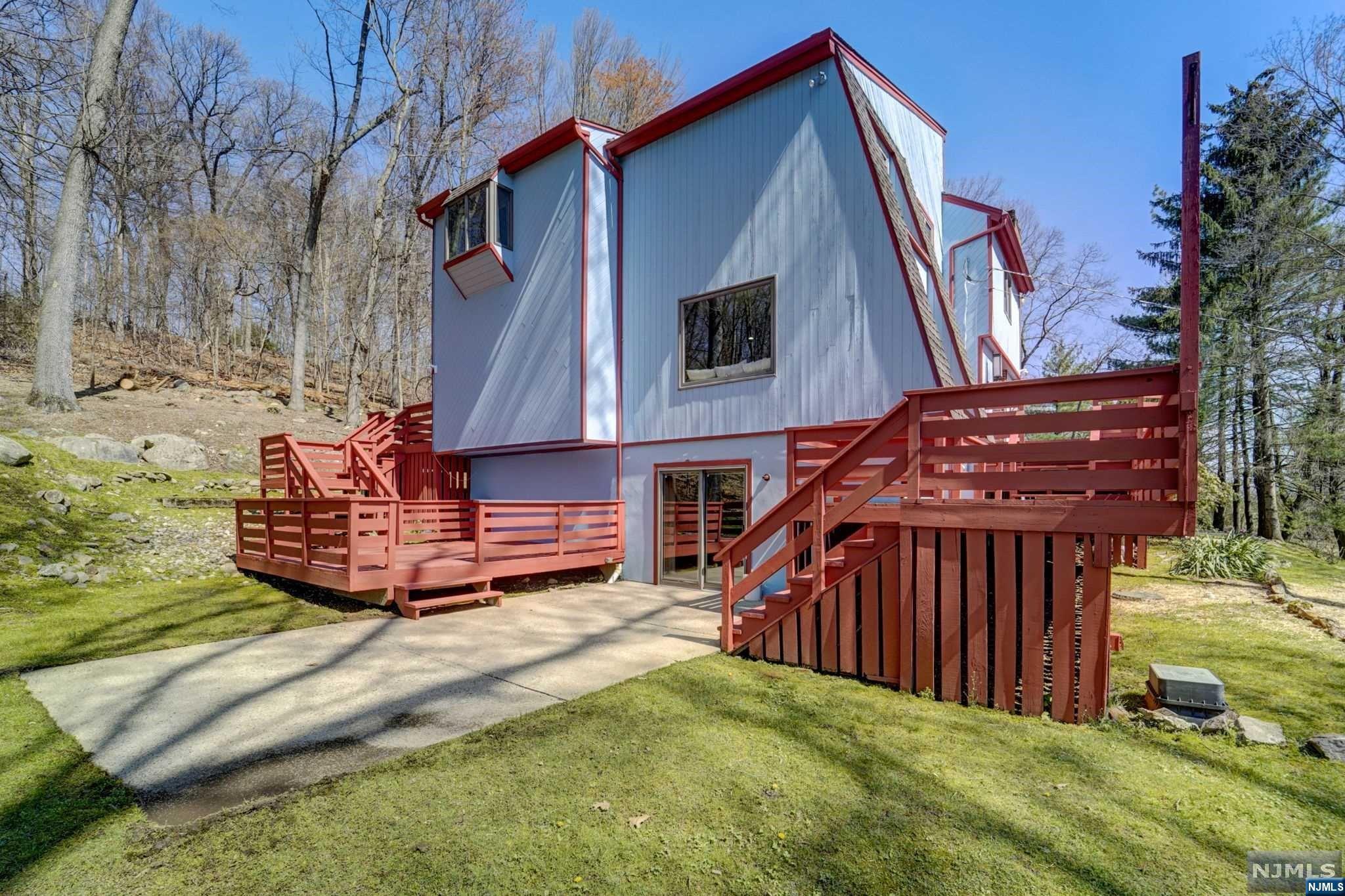 810 Shadow Ridge Road